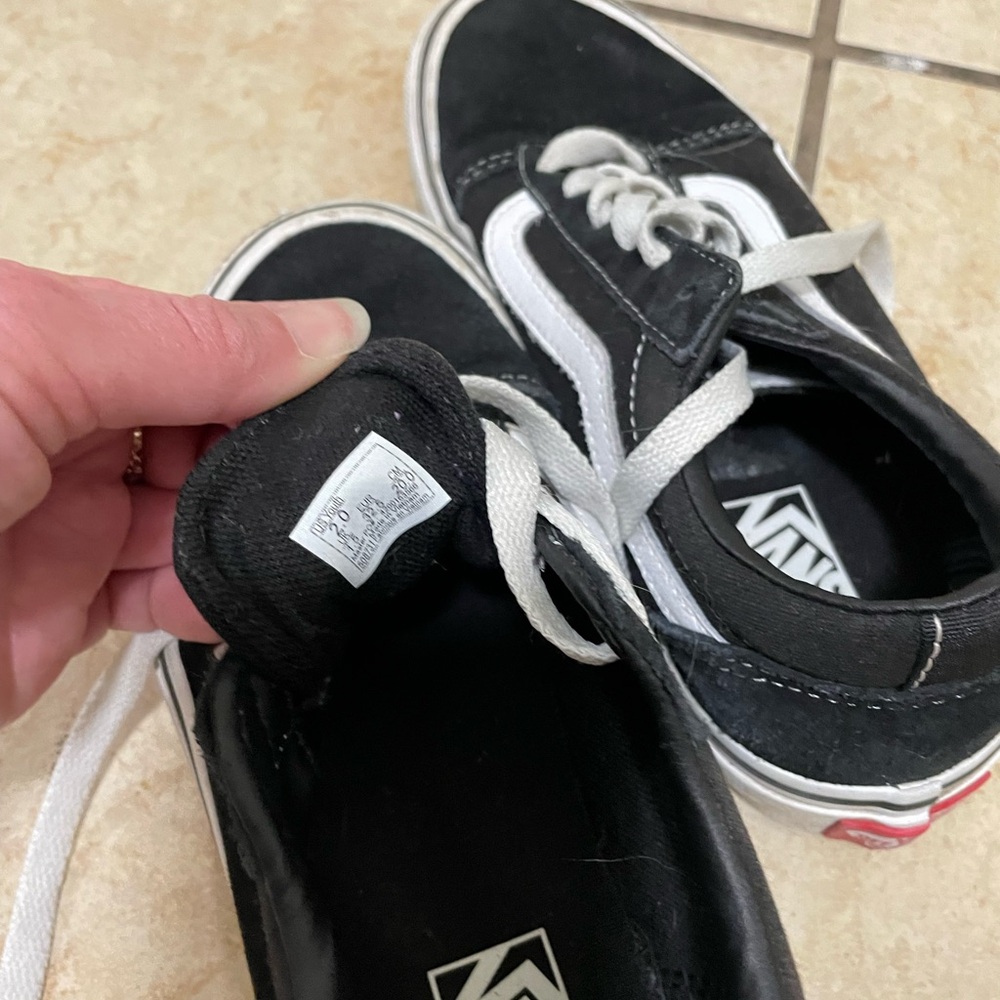 Vans Kids Sneakers Black and White - Picture 3 of 3